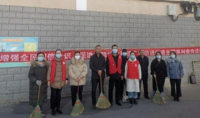 市发改委开展“增强全民诚信意识，促进文明城市建设”诚信万里行主题宣传活动